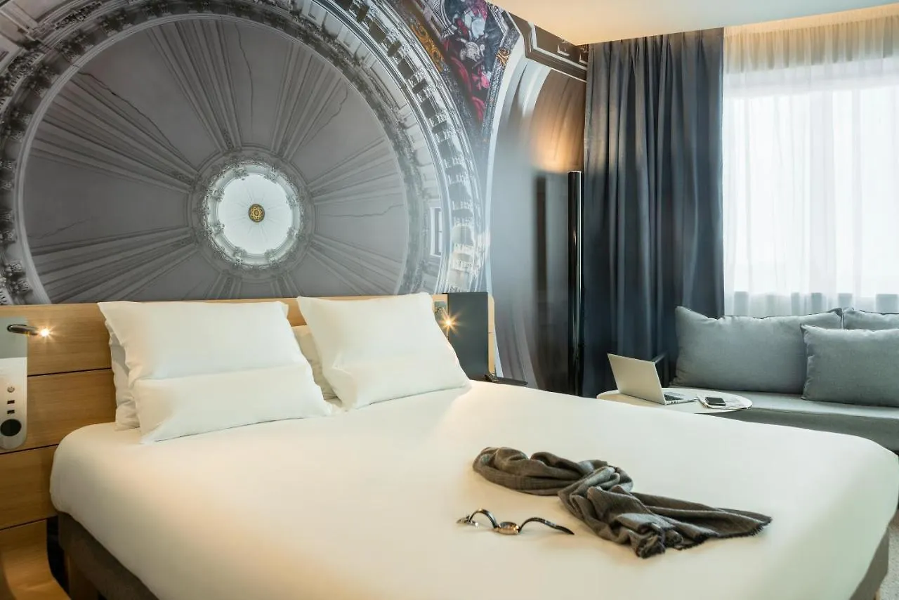 **** Hotel Novotel Paris 20 Belleville France