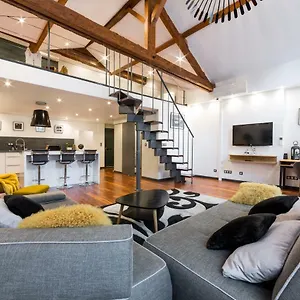 les-suites-sainte-claire.hotels-rhonealpes.com/