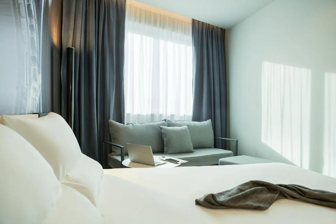 Novotel Paris 20 Belleville 4*,