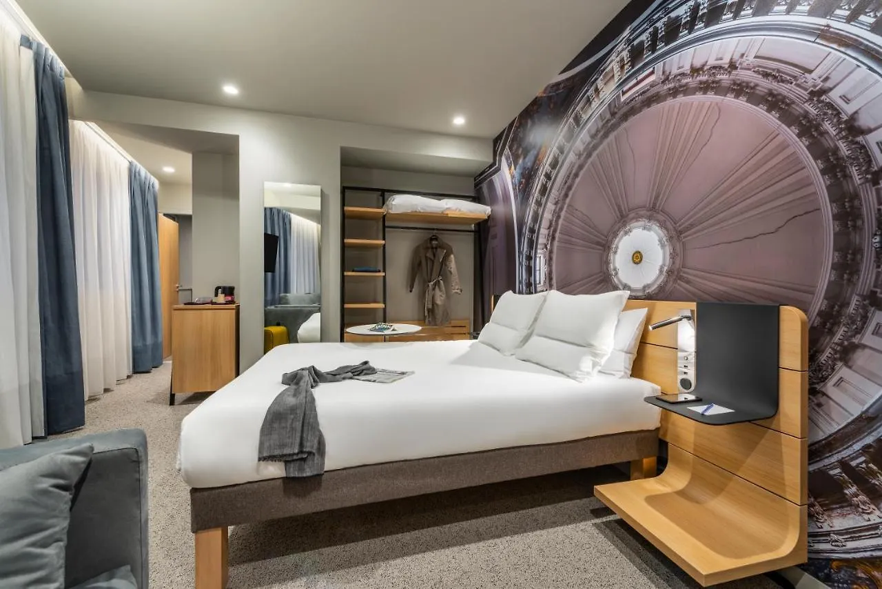 Novotel Paris 20 Belleville France