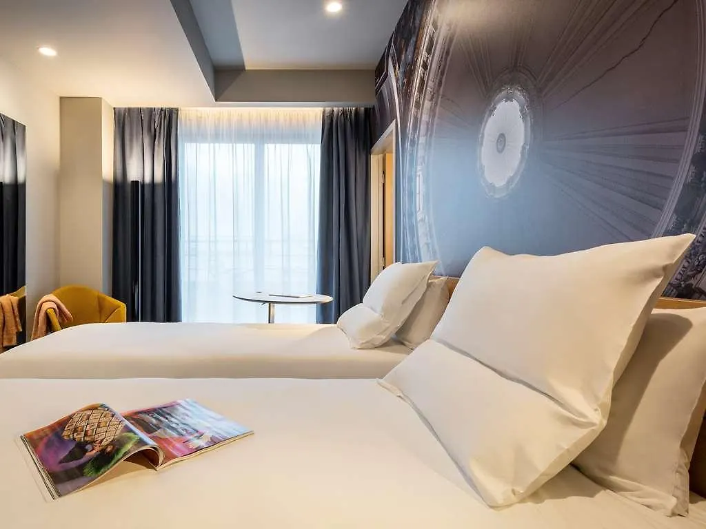 Novotel Paris 20 Belleville 4*,